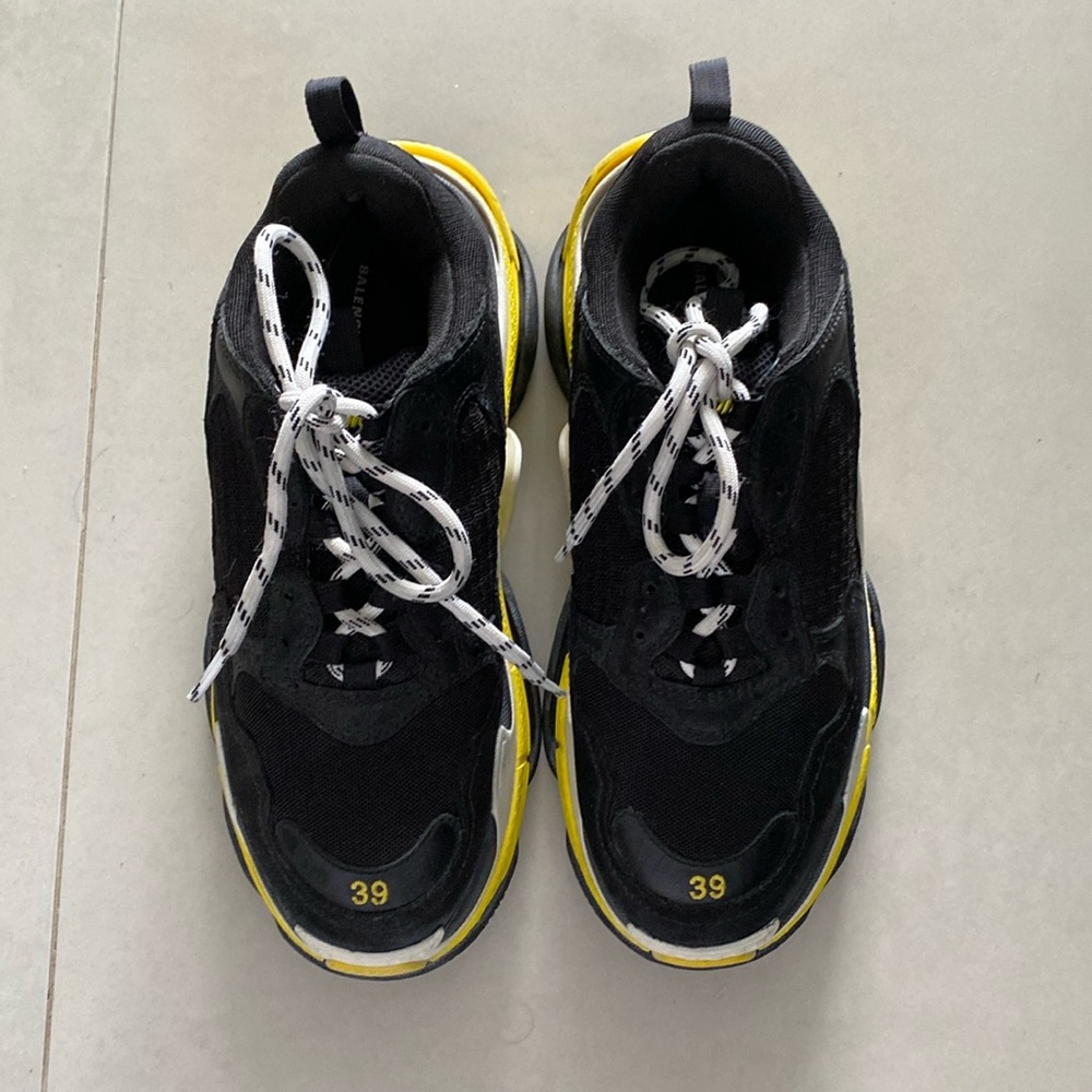 Balenciaga oversized sole sneaker